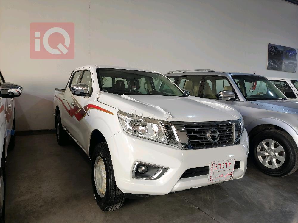 نیسان نەڤارا